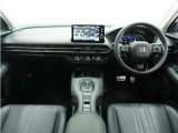 ◆視界広々で非常に運転しやすくロングドライブでも疲れを感じさせないすっきりとまとまったインパネ周りです。