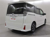 両側パワースライドドア付きだから、狭い駐車スペースなどでの 乗り降りラクラク!小さなお子さまのいるご家庭には嬉しい装備。