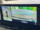 【アラウンドビューモニター】専用のカメラにより、上から見下ろしたような視点で360度クルマの周囲を確認することができます☆死角部分も確認しやすく、狭い場所での切り返しや駐車もスムーズに行えます。