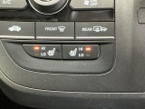 運転席/助手席シートヒーターで寒い日もすぐに温かくなり快適に過ごせます。2段階の温度調整が可能です