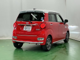 プライバシーガラスが装備されています。外を見るときには気にならずに、後方車両からは車内が見えにくくなってます
