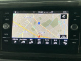 タッチスクリーンを採用。従来のナビゲーションシステムの域を超える、車両を総合的に管理するインフォテイメントシステムです。