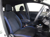 運転席まわりです。実際に座ってみて乗り心地を体感してみて下さい。