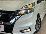 【LEDヘッドライト】悪天候や夜間走行時も良好な視界を確保し安心して運転できる高輝度LEDヘッドライトを装備!点灯速度が早く、消費電力も抑えられています。