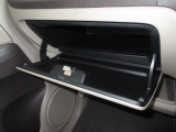 豊富な収納で、いつもすっきりとした車内、ほしい場所にちょうど良い収納を備えました。