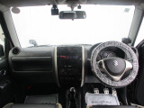 インパネ周りのお写真です。 視界が広く運転がしやすくなっております。