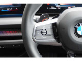 ACCは、レーダーやカメラが前走車や車線を検知し前方車両との車間距離を維持しながら自動で加減速を行い、低速走行時には車両停止までの制御を行ないます。