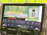 【パノラミックビューモニター】専用のカメラにより、上から見下ろしたような視点で360度クルマの周囲を確認することができます☆死角部分も確認しやすく、狭い場所での切り返しや駐車もスムーズに行えます。