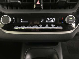 左右独立温度コントロールフルオートエアコンです。運転席、助手席それぞれで独立して温度設定ができます。冷え性の方が乗っても安心ですね♪