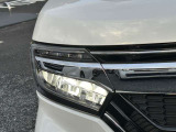 LEDヘッドライトは、点灯の瞬間から最大光量を発揮し、突然暗くなるトンネルなどでの安定感を高めます。