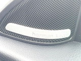 ●harman/kardonサウンドシステム:オーディオ専門メーカーが手掛けるプレミアムスピーカーを装備。多数のスピーカーから、音の粒立ちまで分かる高品質な音楽をお楽しみいただけます。