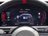 【メーターパネル】素早く車の情報が読み取れる、視認性に優れたシンプルなデザインのメーターパネルです。