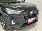 ヘッドライトには目立つくすみも無くクリアに仕上がっております。ポリッシャーでのみがきの工程を取り、ツヤのあるキレイな状態へ。