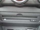 お気に入りの音楽を聴きながら毎日の運転をお楽しみください。CD/DVD・地上デジタルチューナです。