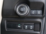 『1台』のお車に対して、3名体制で日々議論を重ね仕入れを行っております。