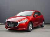 世界統一名称の『MAZDA2』となったコンパクト。「Be a Driver」のスローガンのもと、最適なドライビングポジションを提供できる室内空間と思い通りの走行性能を持った、クラスを超えたお車です!