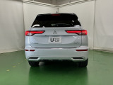 プライバシーガラスが装備されています。外を見るときには気にならずに、後方車両からは車内が見えにくくなってます