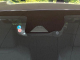 【トヨタセーフティセンス】走行中に前方の車両等を認識し、衝突しそうな時は警報とブレーキで衝突回避と被害軽減をアシスト。より安全にドライブをお楽しみいただけます。