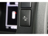 ■衝突回避支援機構■自動車に搭載したレーダーやカメラからの情報をコンピュータが解析し、運転者への警告やブレーキの補助操作などを行います。事故予防に!