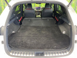 【パワーバックドア】スマートキーや運転席のボタンを押すだけでリアゲートが自動で開閉します!荷物を持っている時や、高い位置にあるバックドアを閉める際に便利な機能です♪