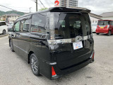 入庫時に走行チェックを行っており、納車前にはディーラーにて点検整備を実施した上で納車させていただきますのでご安心ください。