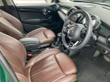衝突被害軽減ブレーキが付いております。万一の際はブレーキをサポートします。