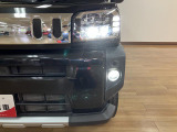 LEDヘッドライト&LEDフォグランプを装備!白い光で暗い道を明るく照らして、安全に運転出来ます。