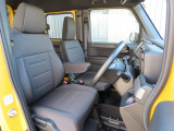 運転席の高さを変更できるので、体格に合わせた位置で運転できます!