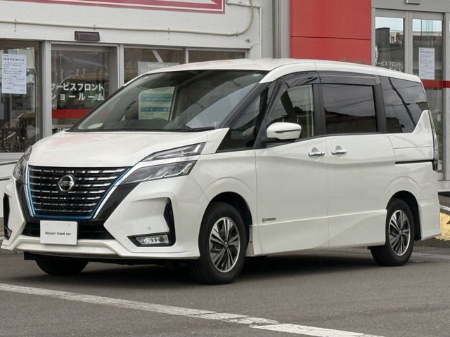 セレナ 1.2 e-POWER ハイウェイスターV 