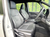 運転席シート廻りは使用感も少なく、良好な状態となっています。前オーナー様が丁寧に使っていたことがよくわかりますね。