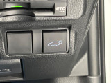 【パワーバックドア】スマートキーや運転席のボタンを押すだけでリアゲートが自動で開閉します!荷物を持っている時や、高い位置にあるバックドアを閉める際に便利な機能です♪
