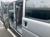 大きく開くドアで乗り降りらくらく☆