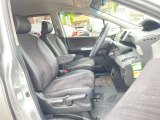 体を包み込む形のシートなので、長時間運転しても疲れません。
