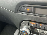 寒い日にはとても重宝するシートヒーターが運転席・助手席に装備されています。