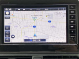 日産純正メモリーナビ付きで、遠くのお出かけの心強い味方です♪Bluetooth,CD,DVD装備で色々な音楽ソースが楽しめ直感的に操作できるタッチパネル♪