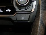 【シートヒーター】シートヒーター装備車です。寒い冬に乗車中とても暖かく快適に移動できます。冷え性の方にピッタリの装備です!