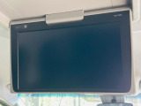【12型フリップダウン】大画面モニターで後席でもエンタメをお楽しみいただけます。家族や友人とお出かけする機会が多い方に大人気です♪