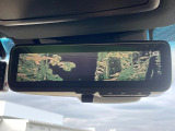 【デジタルインナーミラー】後席の大きな荷物や同乗者で後方が確認しづらい時でも安心!カメラが撮影した車両後方の映像をルームミラー内に表示。クリアな視界で状況の確認が可能です!