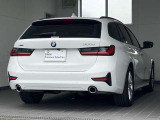 この度は弊社認定中古車をご覧いただき誠にありがとうございます。弊社はBMW 正規ディーラーですので遠方のお客様も安心してご購入下さい。ご不明な点がございましたらお気軽にお申し付けください。