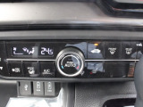 オートエアコンのお車ですので室内の温度をスムーズに調整してくれます♪