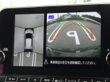 【アラウンドビューモニター&バックモニター】クルマを真上から見下ろしているかのような映像が表示され、周囲の状況がひと目で把握できるので、安心してスマートに駐車できます。駐車が苦手な方にオススメです!
