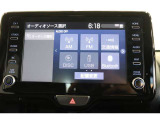 純正ディスプレイオーディオを装備。Bluetooth対応でお手持ちのスマートフォンからお気に入りの音楽の再生も可能。