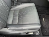 運転席・大きなシワやへたりも無く綺麗な状態です。