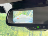 【バックカメラ】駐車時に後方がリアルタイム映像で確認できます。大型商業施設や立体駐車場での駐車時や、夜間のバック時に大活躍!運転スキルに関わらず、今や必須となった装備のひとつです!