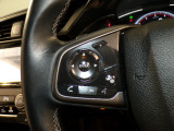 【ステアリングリモコン】ステアリングにオーディオ調節可能なスイッチが装備されていますので運転中でも視線をそらさずにオーディオの調節が可能です!