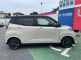 ご愛用車にはボディのガラスコ-ティングをお勧めします。強固なガラス被膜とフッ素化合物被膜を形成することで汚れをつきにくくし、輝きを保護致します。