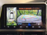 【パノラミックビューモニター】専用のカメラにより、上から見下ろしたような視点で360度クルマの周囲を確認することができます☆死角部分も確認しやすく、狭い場所での切り返しや駐車もスムーズに行えます。