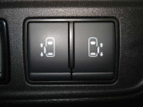 両側電動オートスライドドア付き!!運転席のスイッチでも開閉可能です♪重い荷物を持っている時や、雨の日に重宝します!小さいお子様がいても巻き込み防止機能や手動のみに切替も出来ますので安心です♪