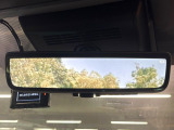 【デジタルインナーミラー】後席の大きな荷物や同乗者で後方が確認しづらい時でも安心!カメラが撮影した車両後方の映像をルームミラー内に表示。クリアな視界で状況の確認が可能です!