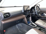 高いホールド性で運転姿勢が安定します。長距離ドライブでも疲れにくいのが魅力です。快適なドライビングライフをお送りください♪
